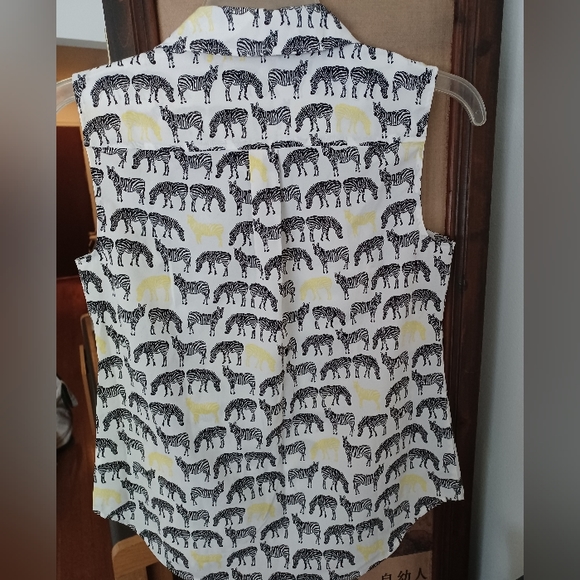 Talbots zebra print sleeveless blouse - Picture 4 of 4